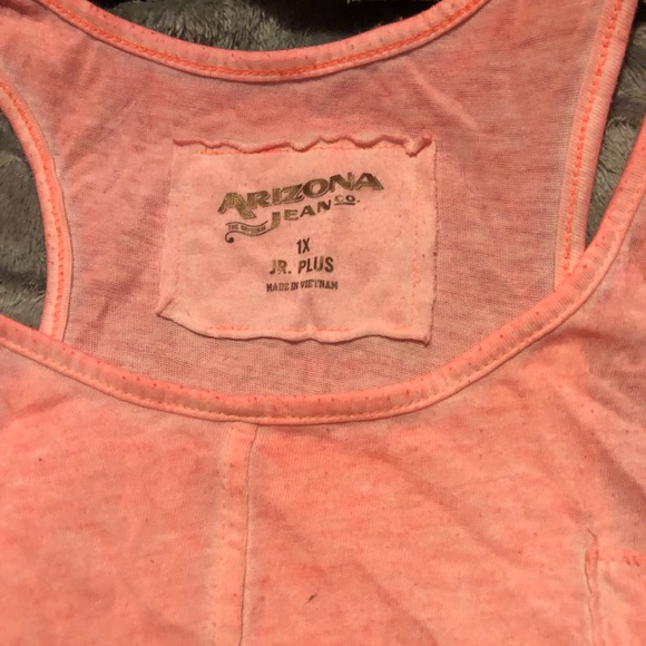 Pink pocket racer back tank top - Picture 2 of 3
